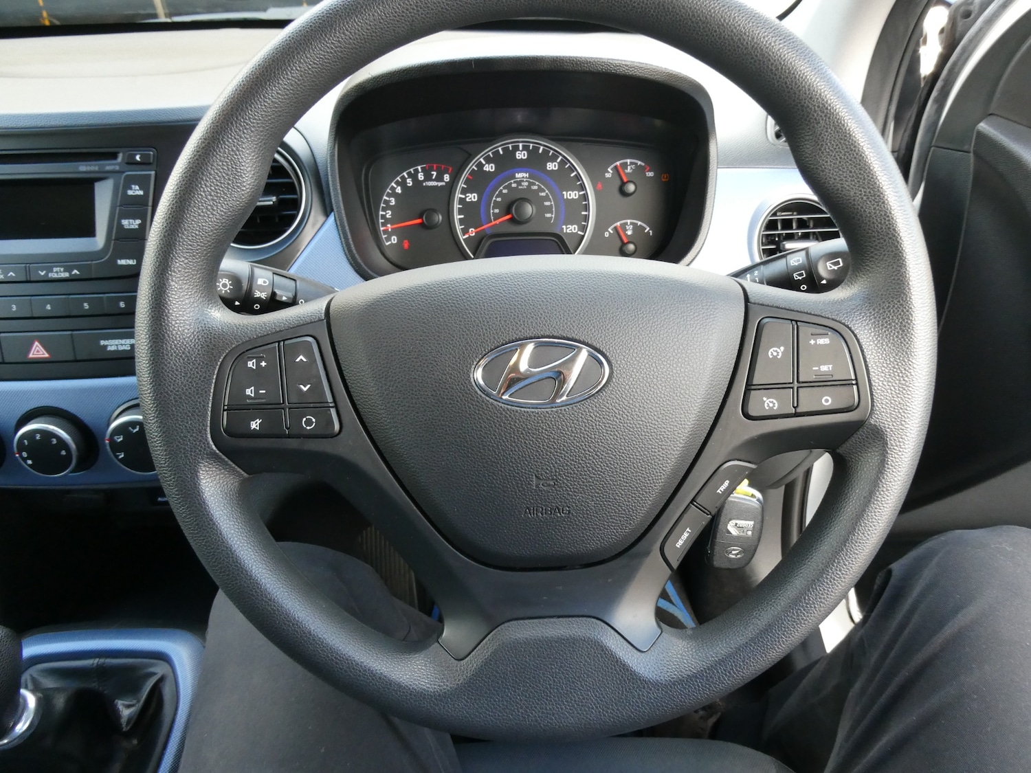 Used Hyundai i10 2015 for sale - 76344138: Photo 6
