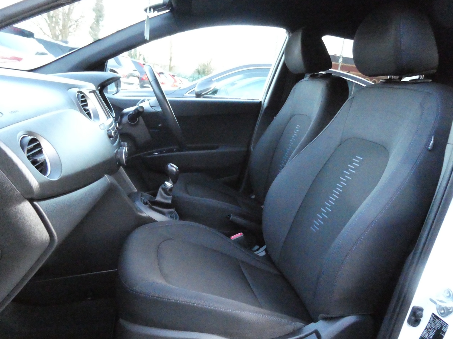 Used Hyundai i10 2018 for sale - 77013119: Photo 17