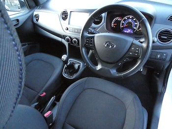Used Hyundai i10 2018 for sale - 77013119: Photo