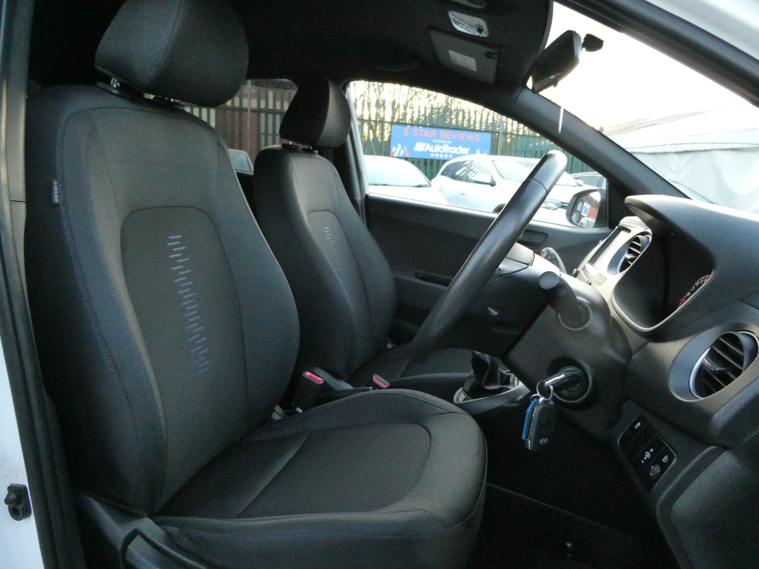 Used Hyundai i10 2018 for sale - 77013119: Photo 5