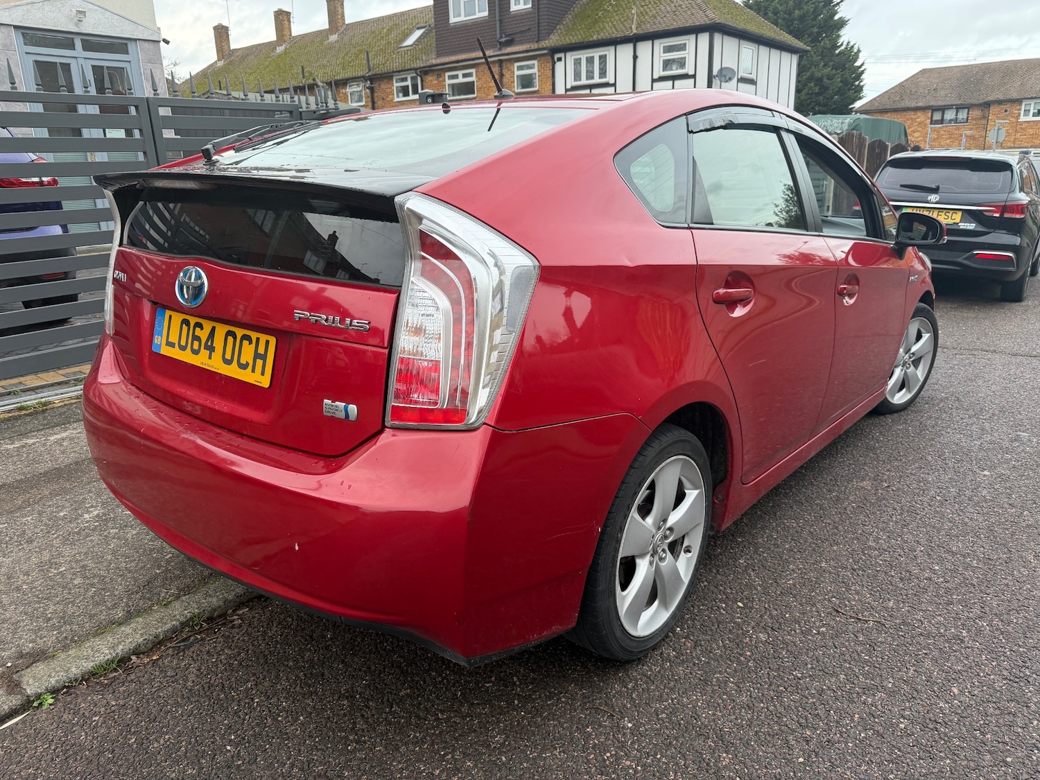 Used Toyota Prius 2014 for sale - 76979949: Photo 2
