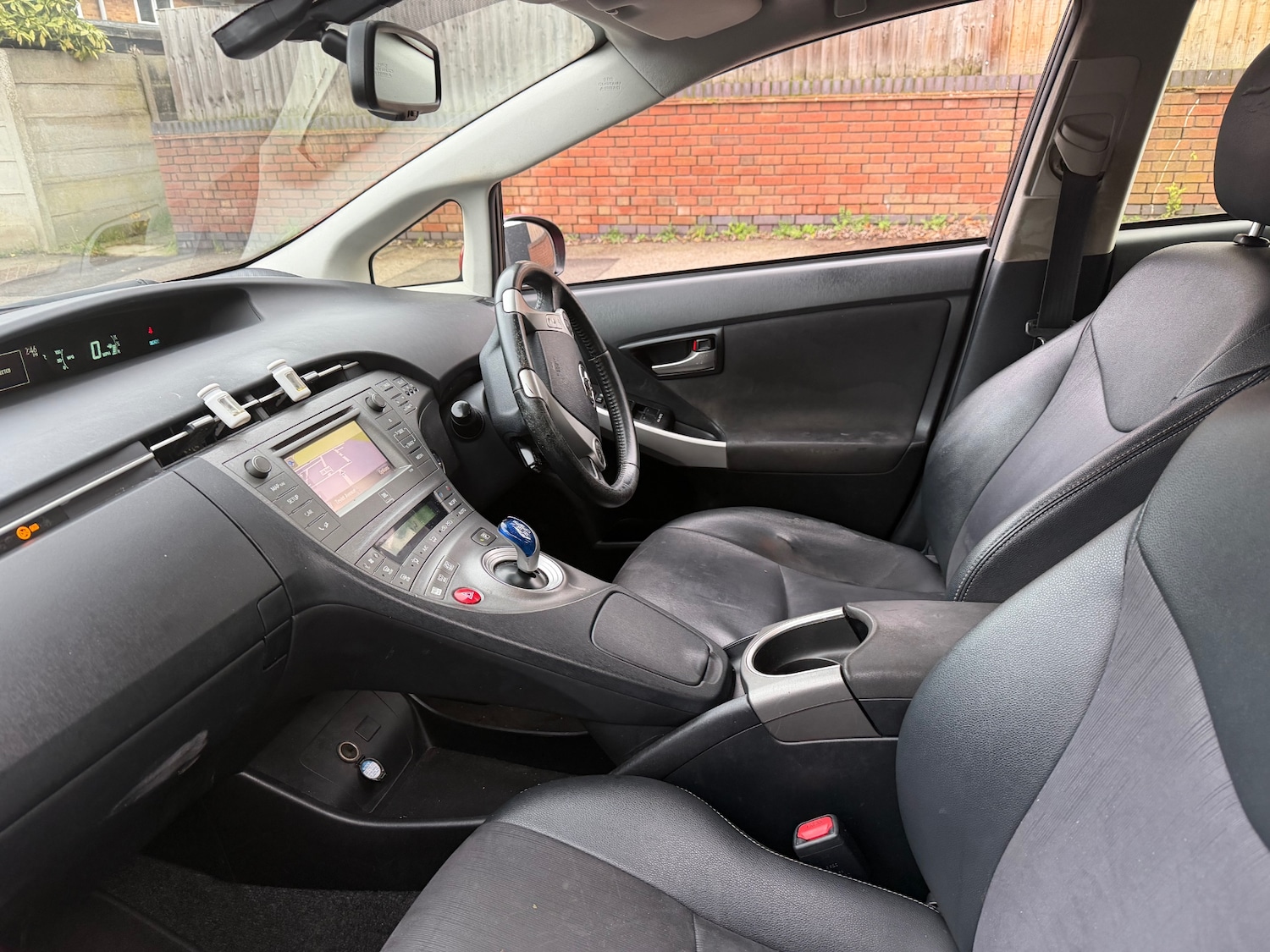 Used Toyota Prius 2014 for sale - 76979949: Photo 5