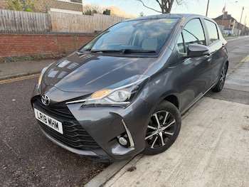 Used Toyota Yaris 2018 for sale - 76798777: Photo