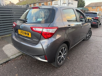 Used Toyota Yaris 2018 for sale - 76798777: Photo