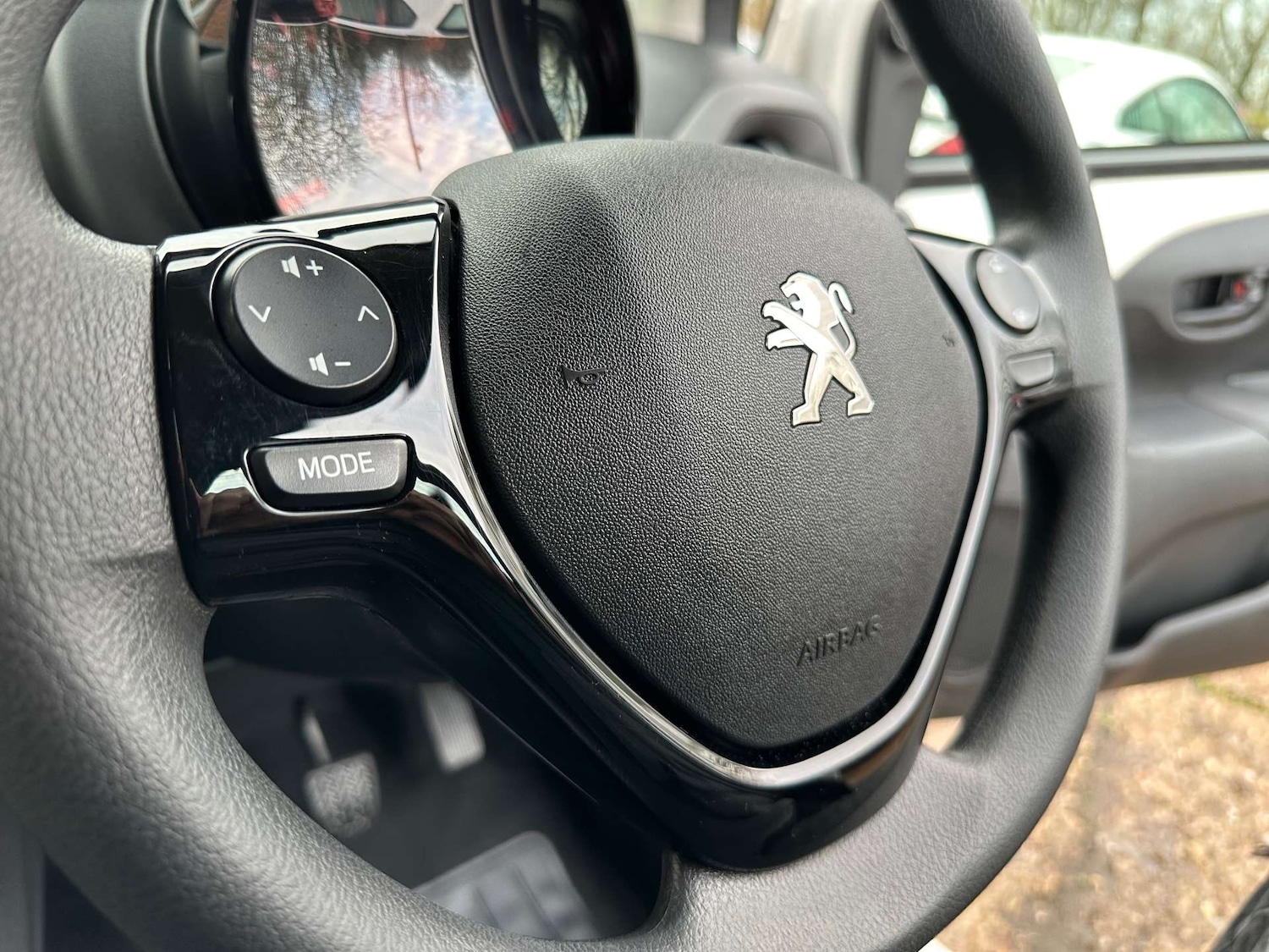 Used Peugeot 108 2021 for sale - 76834632: Photo 24