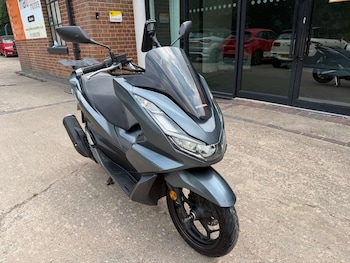 Used Honda PCX 2022 for sale - bike-79274498: Photo