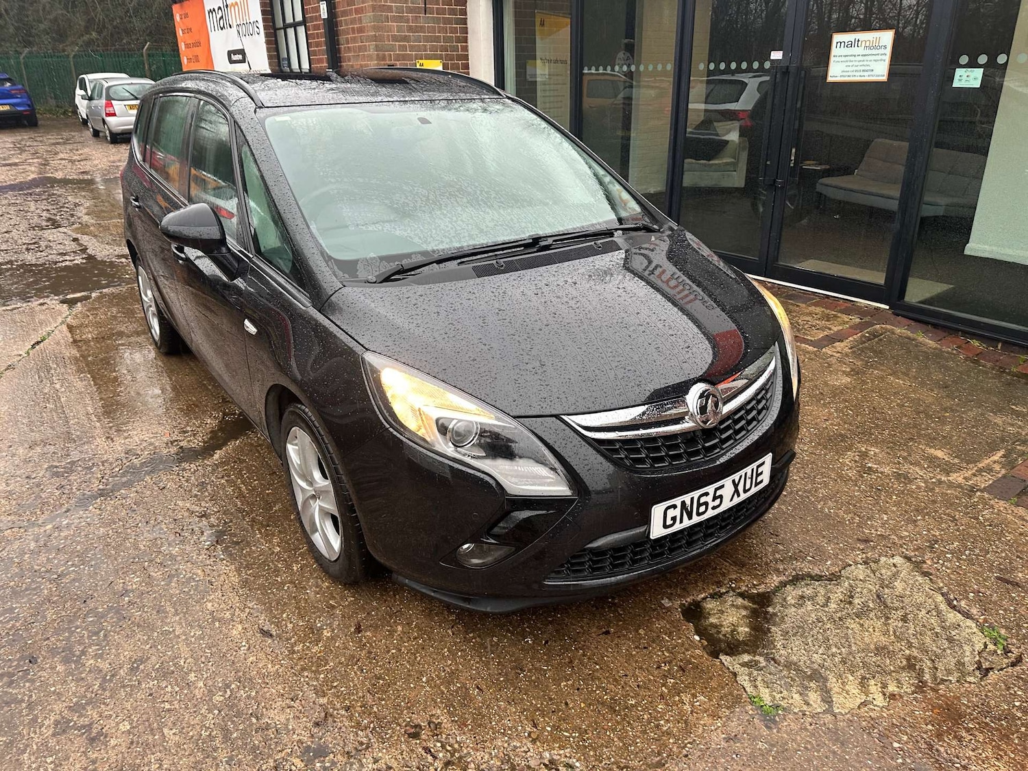 Used Vauxhall Zafira Tourer 2015 for sale - 76971029: Photo 2