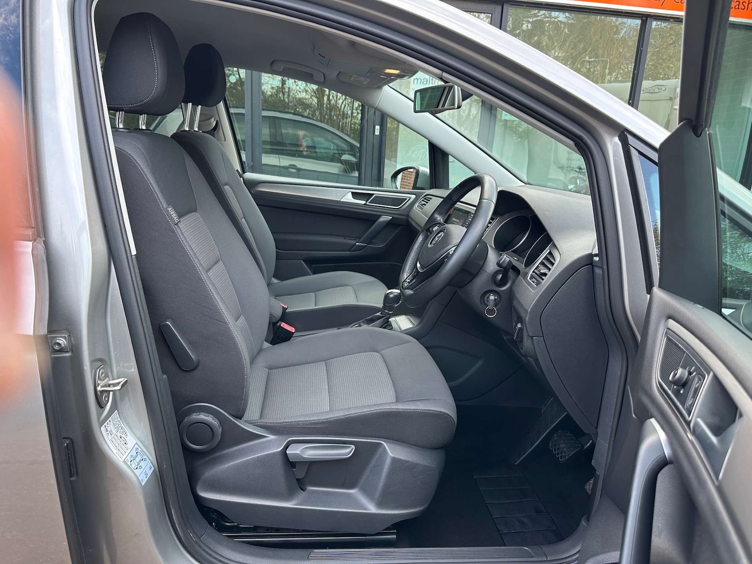 Used Volkswagen Golf SV 2015 for sale - 76706744: Photo 2