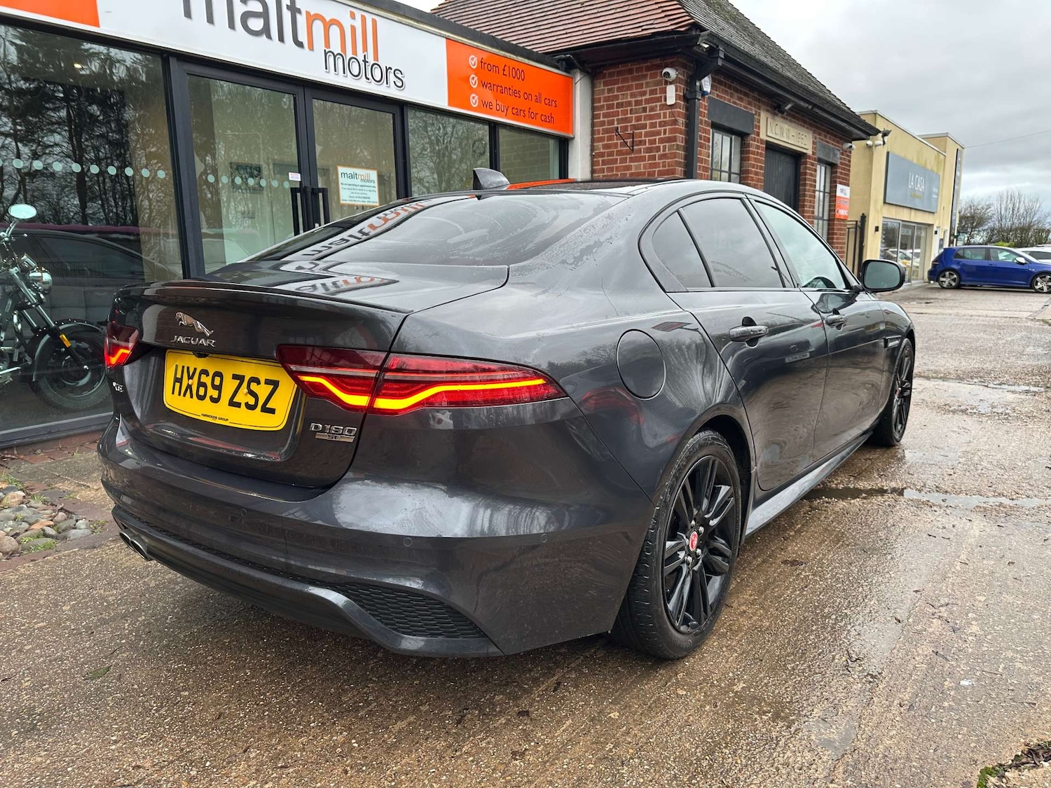 Used Jaguar XE 2019 for sale - 77187828: Photo 2