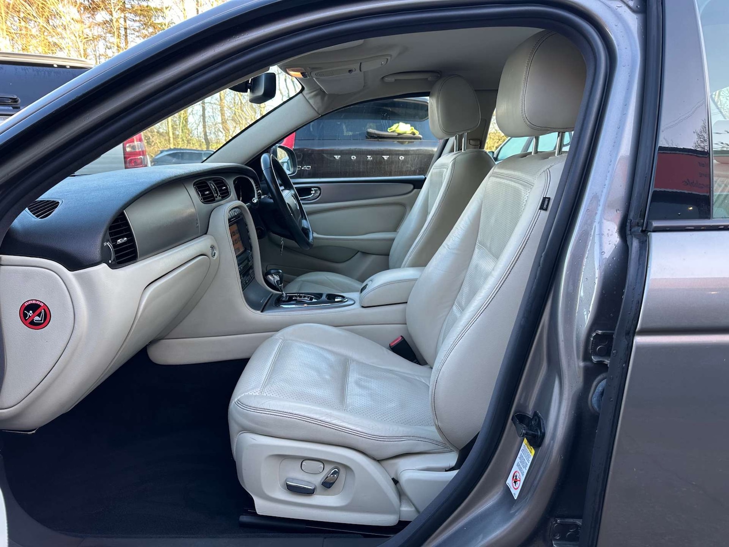 Used Jaguar XJ 2008 for sale - 77312232: Photo 2