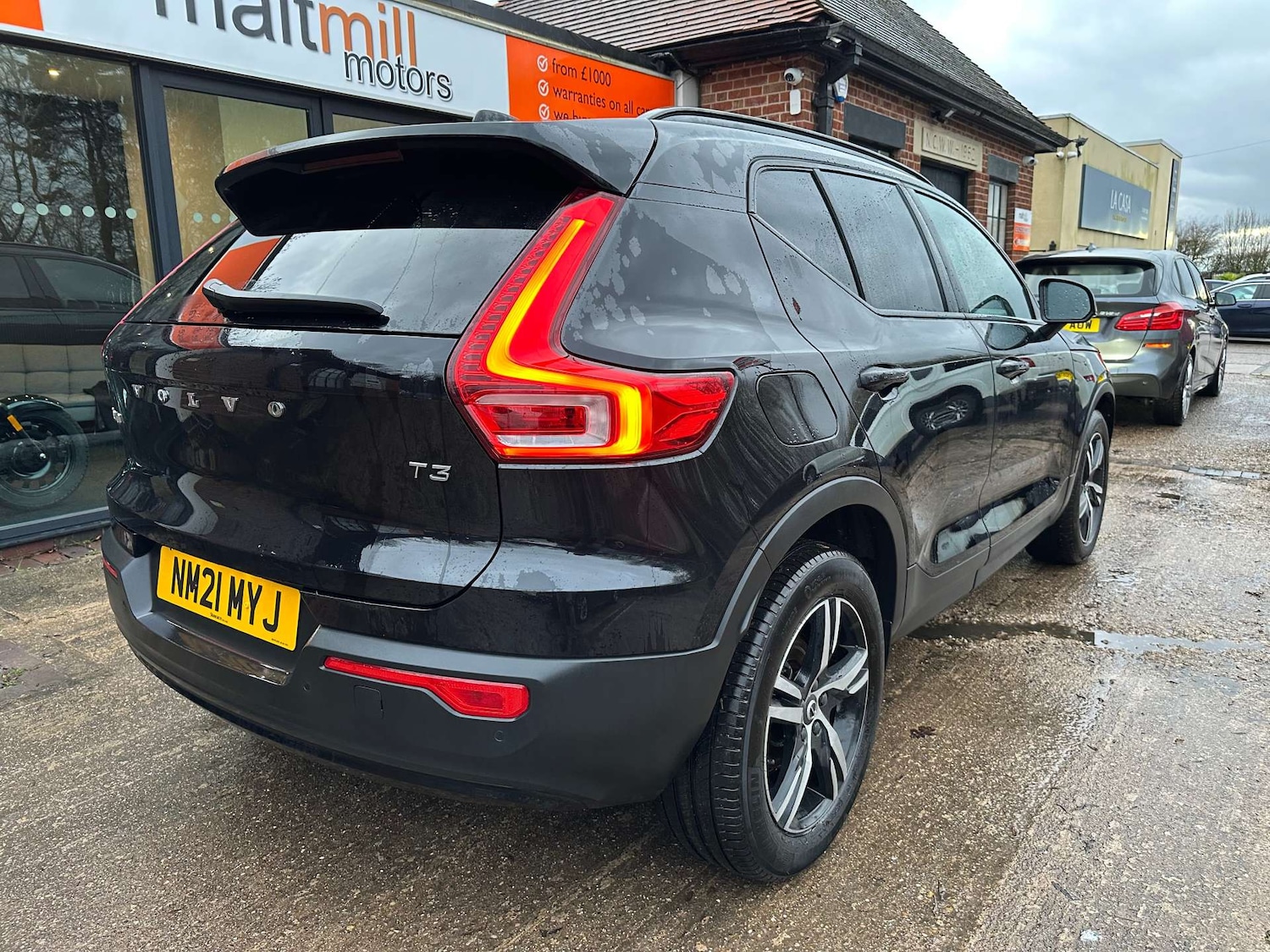 Used Volvo XC40 2021 for sale - 77187825: Photo 2