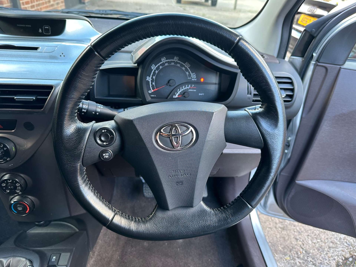 Used Toyota IQ 2009 for sale - 76395534: Photo 27