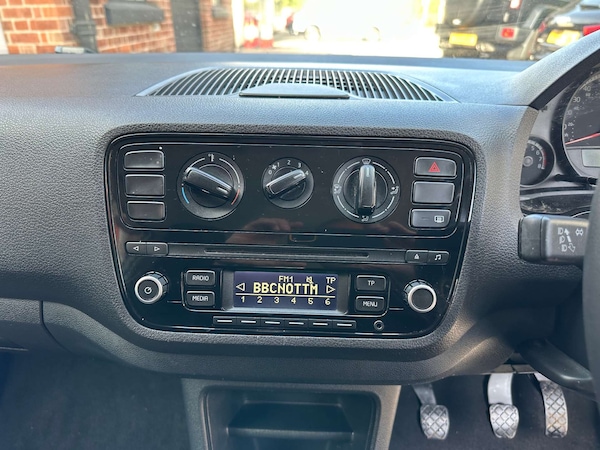 Used Volkswagen up! 2015 for sale - 76231905: Photo 19