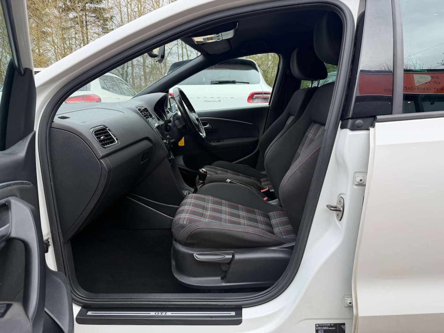 Used Volkswagen Polo 2016 for sale - 77797060: Photo 2