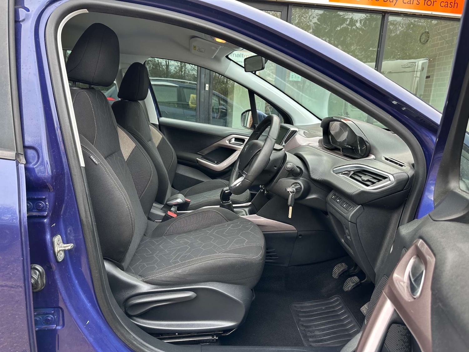 Used Peugeot 2008 2015 for sale - 76705704: Photo 17