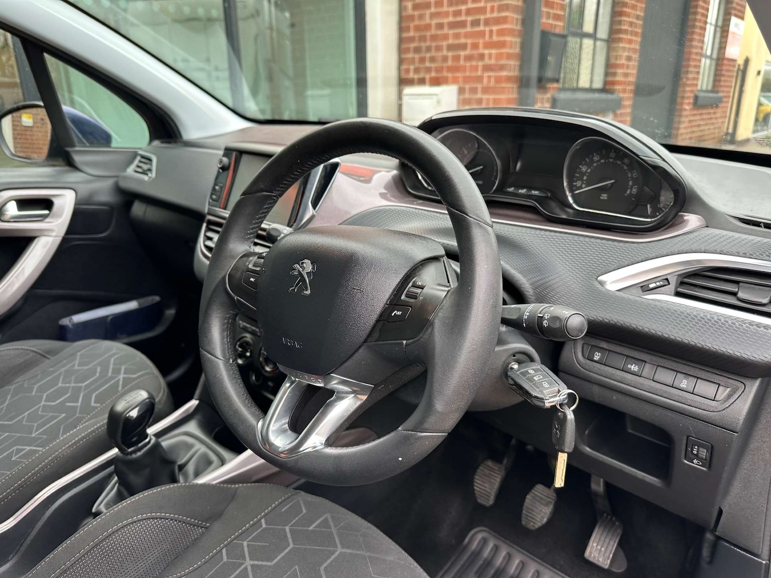 Used Peugeot 2008 2015 for sale - 76705704: Photo 18