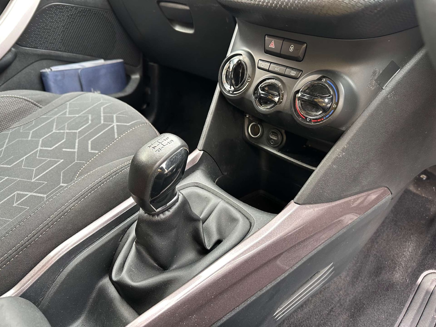 Used Peugeot 2008 2015 for sale - 76705704: Photo 27