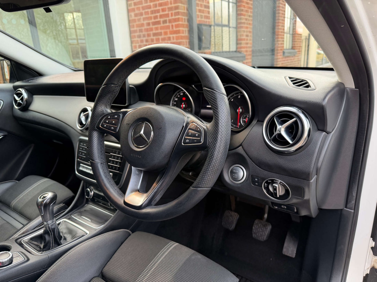 Used Mercedes-Benz GLA 2018 for sale - 77765775: Photo 17