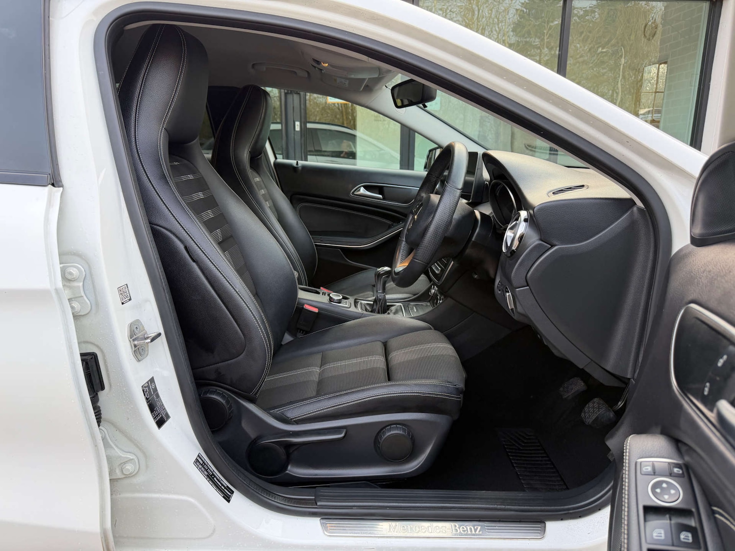 Used Mercedes-Benz GLA 2018 for sale - 77765775: Photo 2