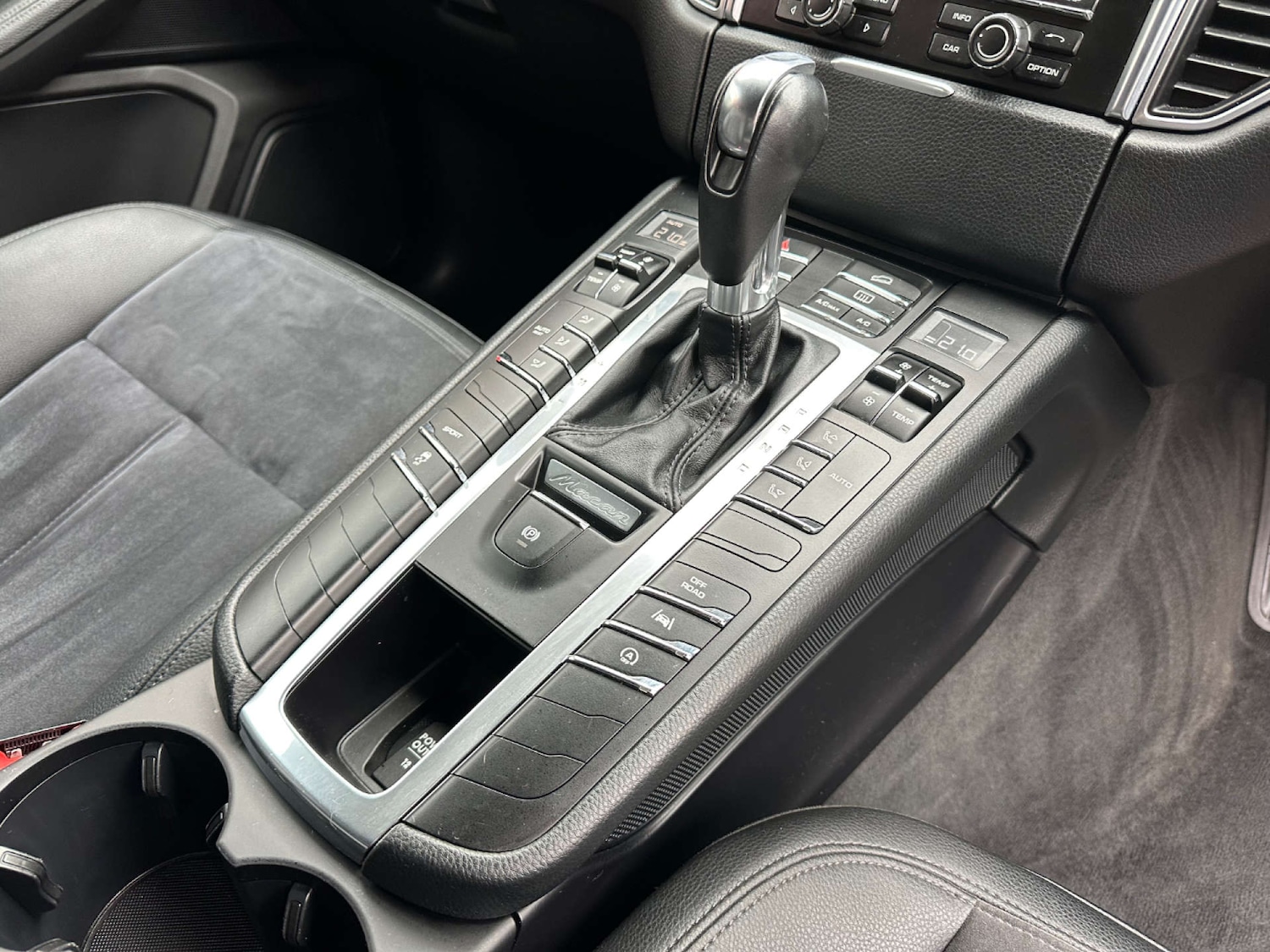 Used Porsche Macan 2015 for sale - 76278394: Photo 42
