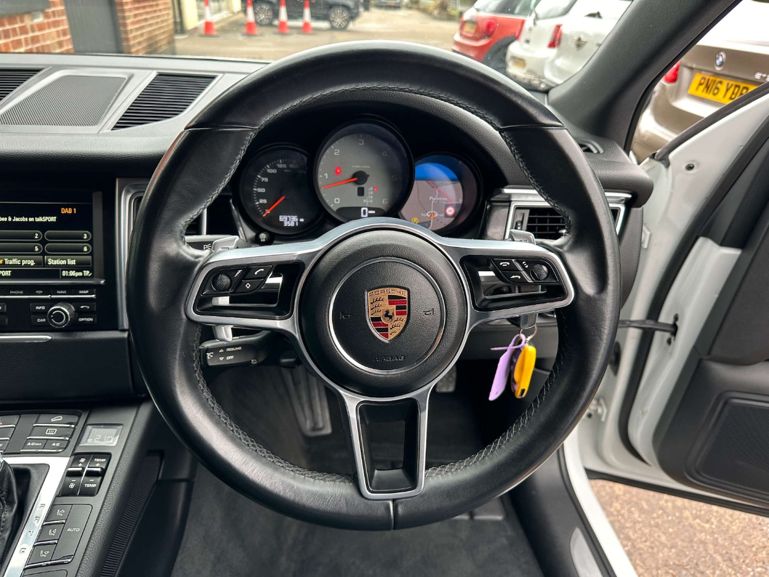 Used Porsche Macan 2015 for sale - 76278394: Photo 43