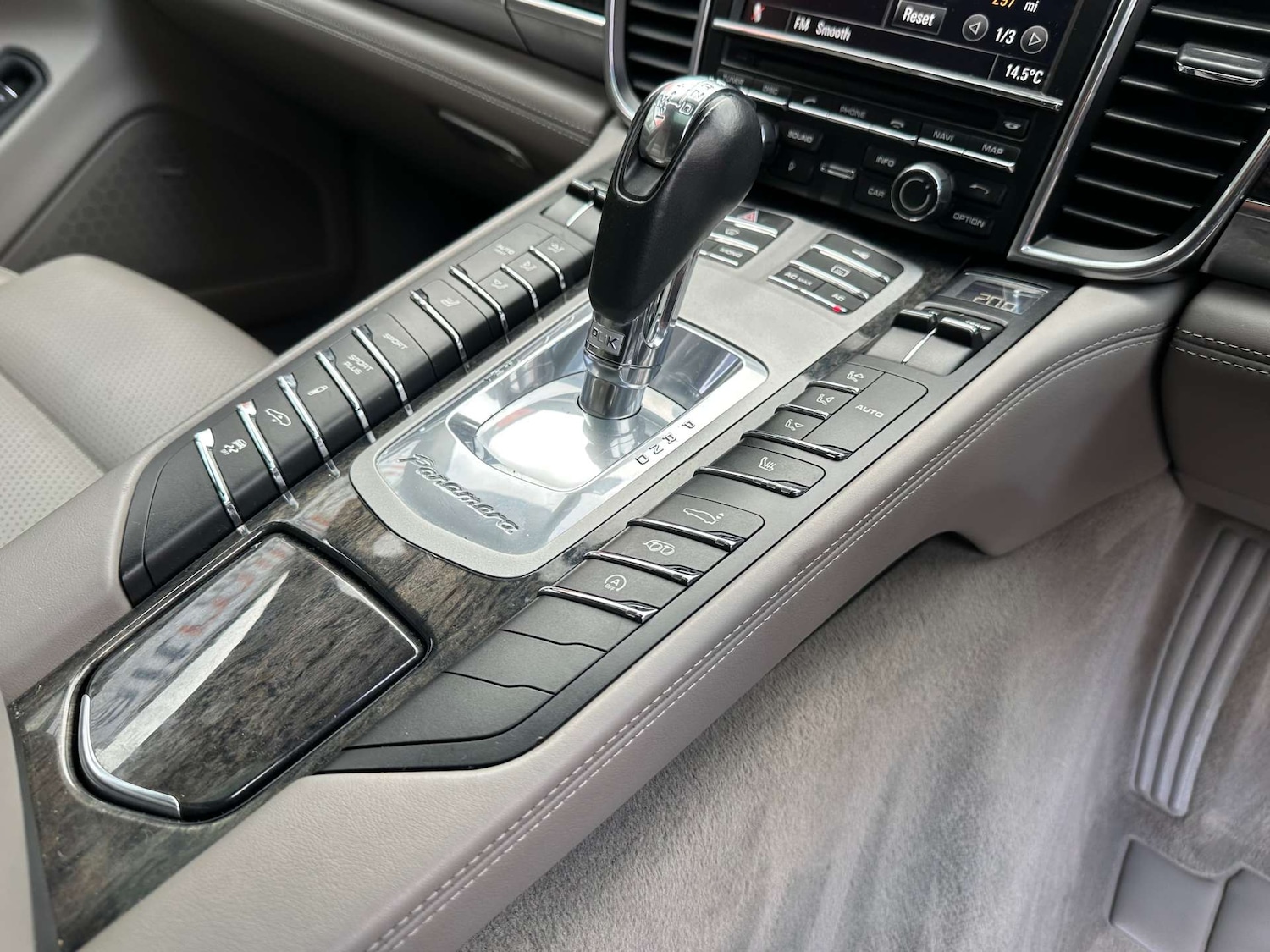 Used Porsche Panamera 2010 for sale - 76518061: Photo 42