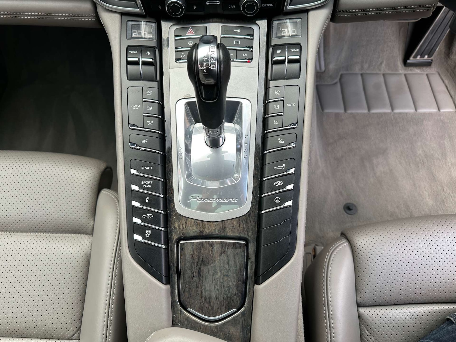 Used Porsche Panamera 2010 for sale - 76518061: Photo 43