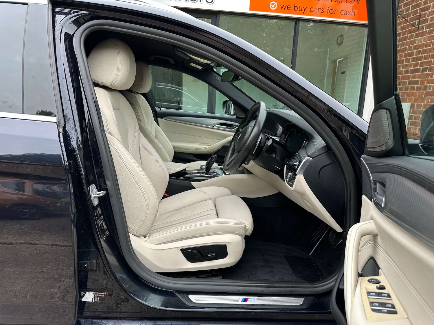Used BMW 5 Series 2017 for sale - 76266378: Photo 27