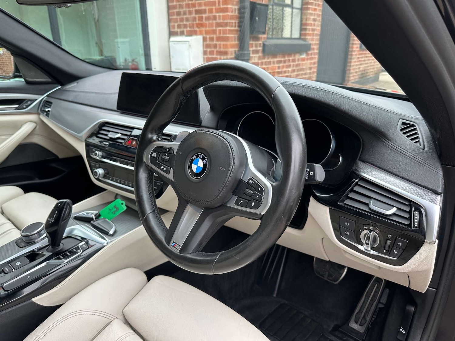 Used BMW 5 Series 2017 for sale - 76266378: Photo 28