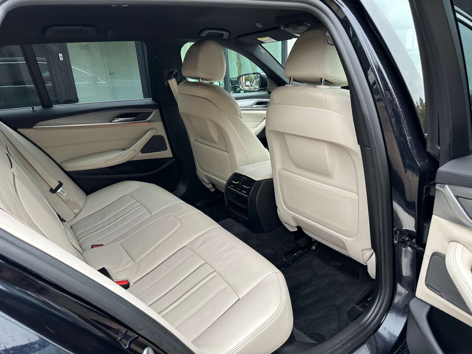 Used BMW 5 Series 2017 for sale - 76266378: Photo 29