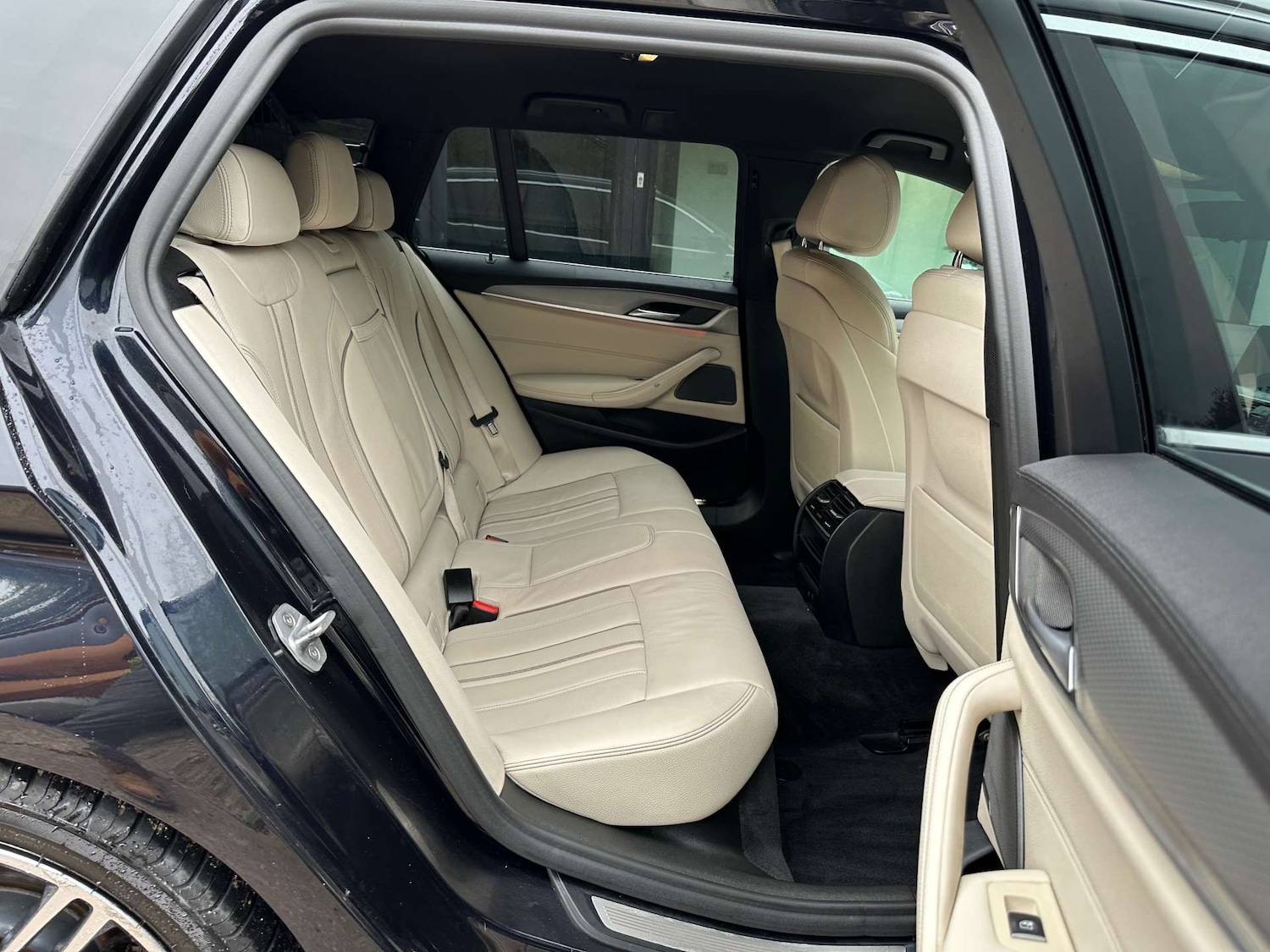 Used BMW 5 Series 2017 for sale - 76266378: Photo 30