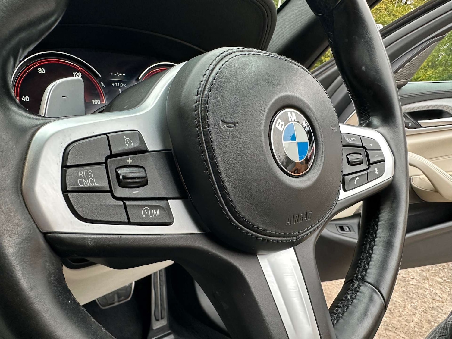 Used BMW 5 Series 2017 for sale - 76266378: Photo 43
