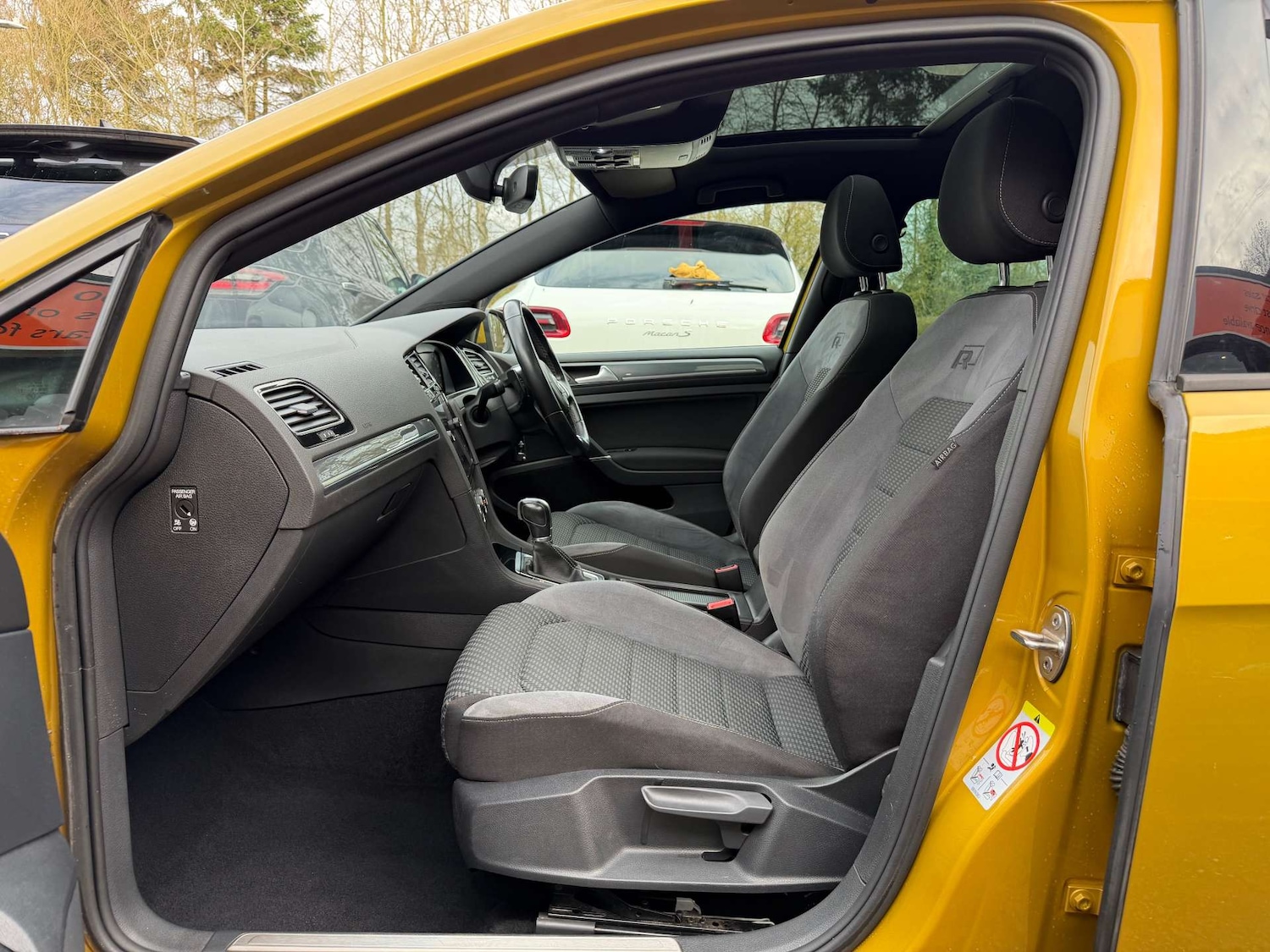 Used Volkswagen Golf 2018 for sale - 77629522: Photo 3