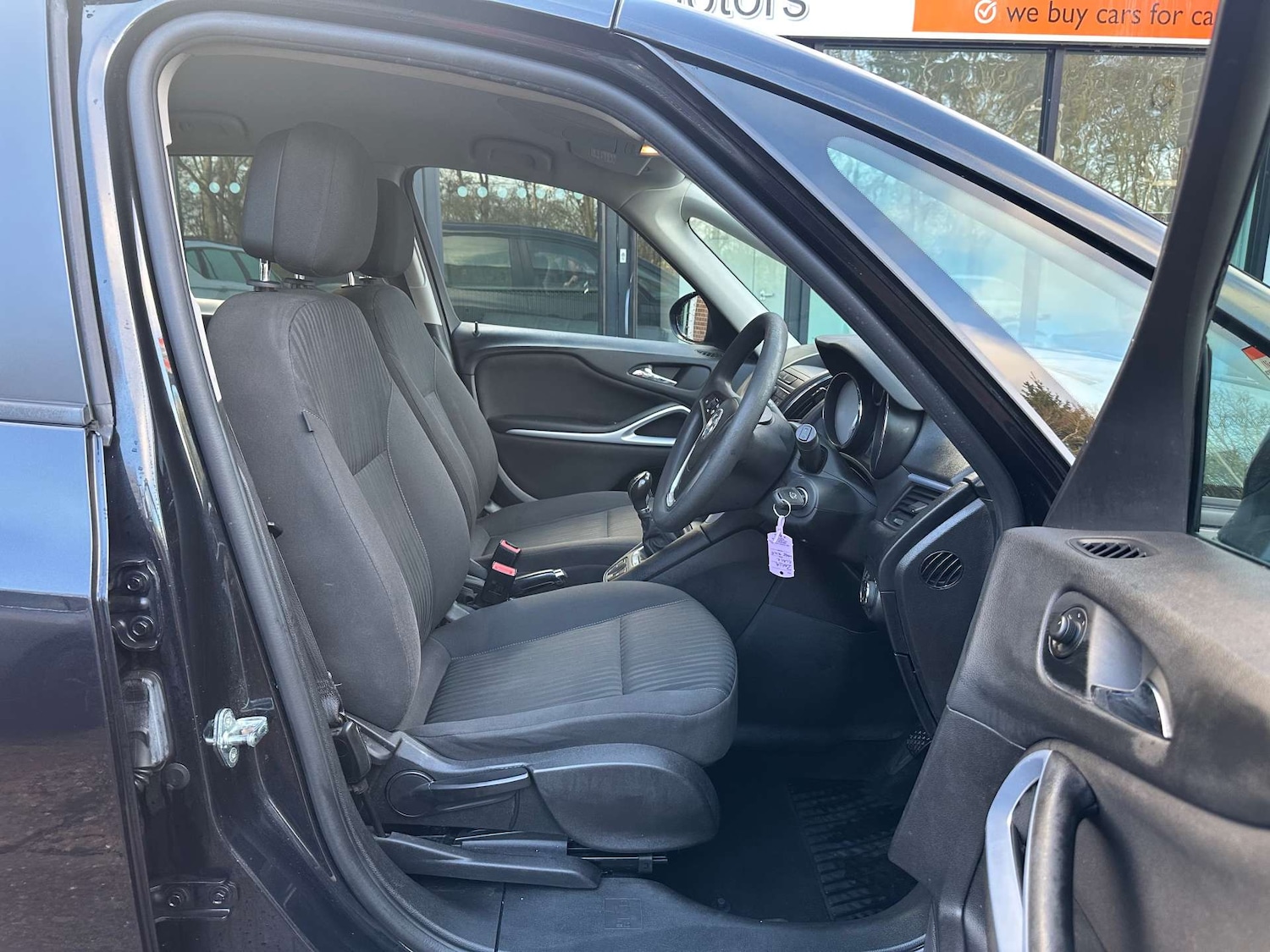 Used Vauxhall Zafira Tourer 2015 for sale - 77687380: Photo 15