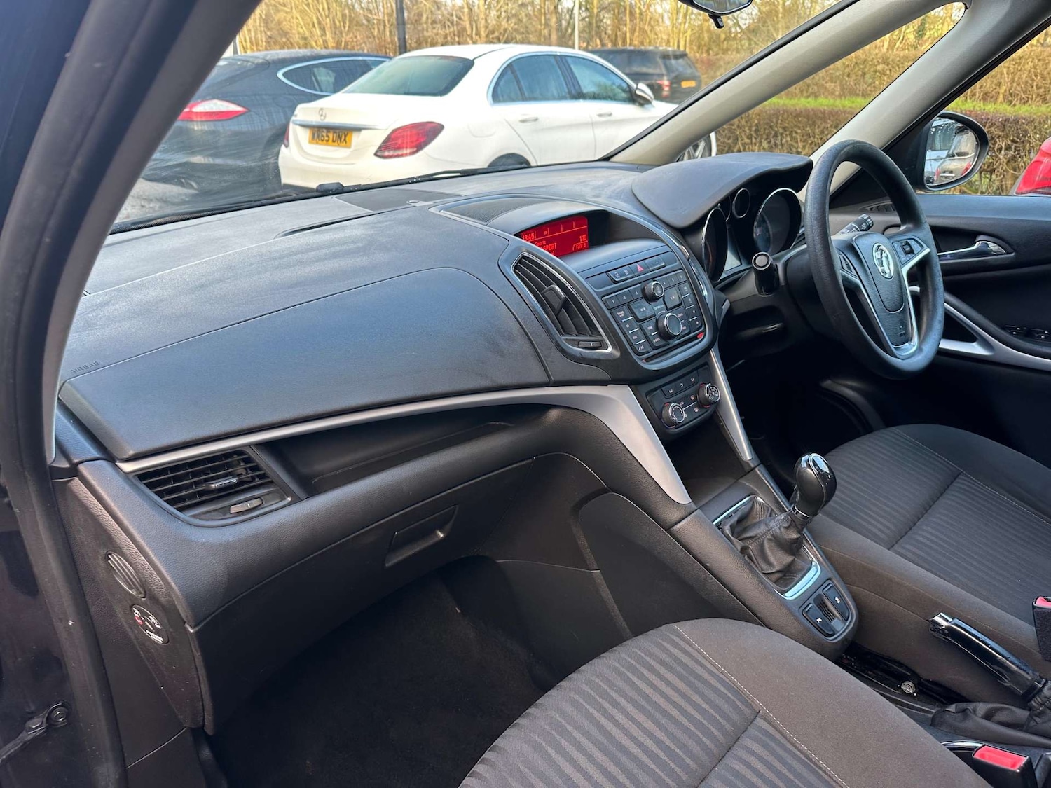 Used Vauxhall Zafira Tourer 2015 for sale - 77687380: Photo 20