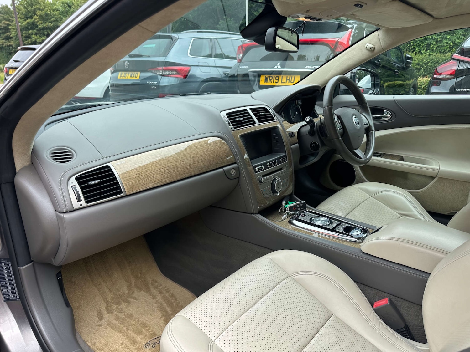 Used Jaguar XK 2010 for sale - 76278368: Photo 28