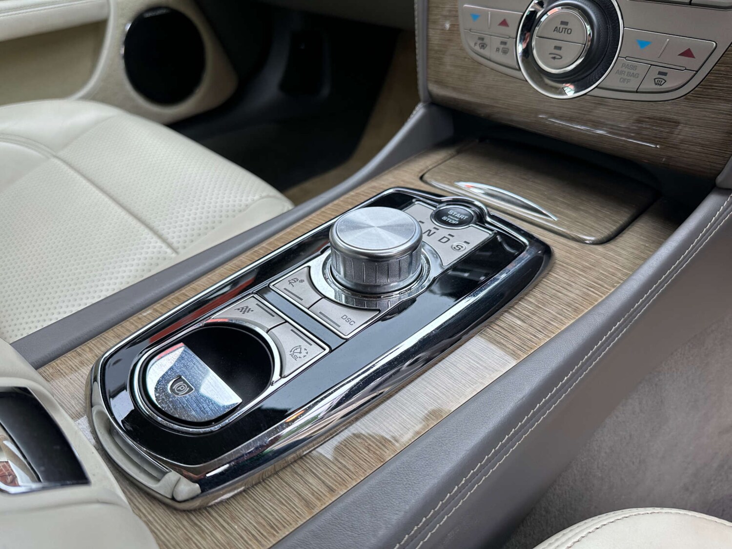 Used Jaguar XK 2010 for sale - 76278368: Photo 33