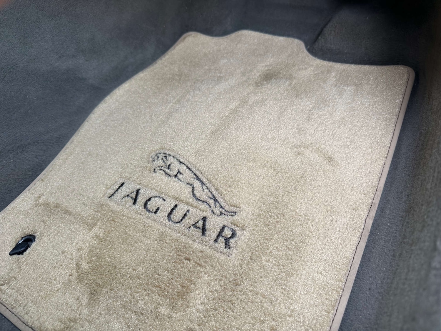 Used Jaguar XK 2010 for sale - 76278368: Photo 37