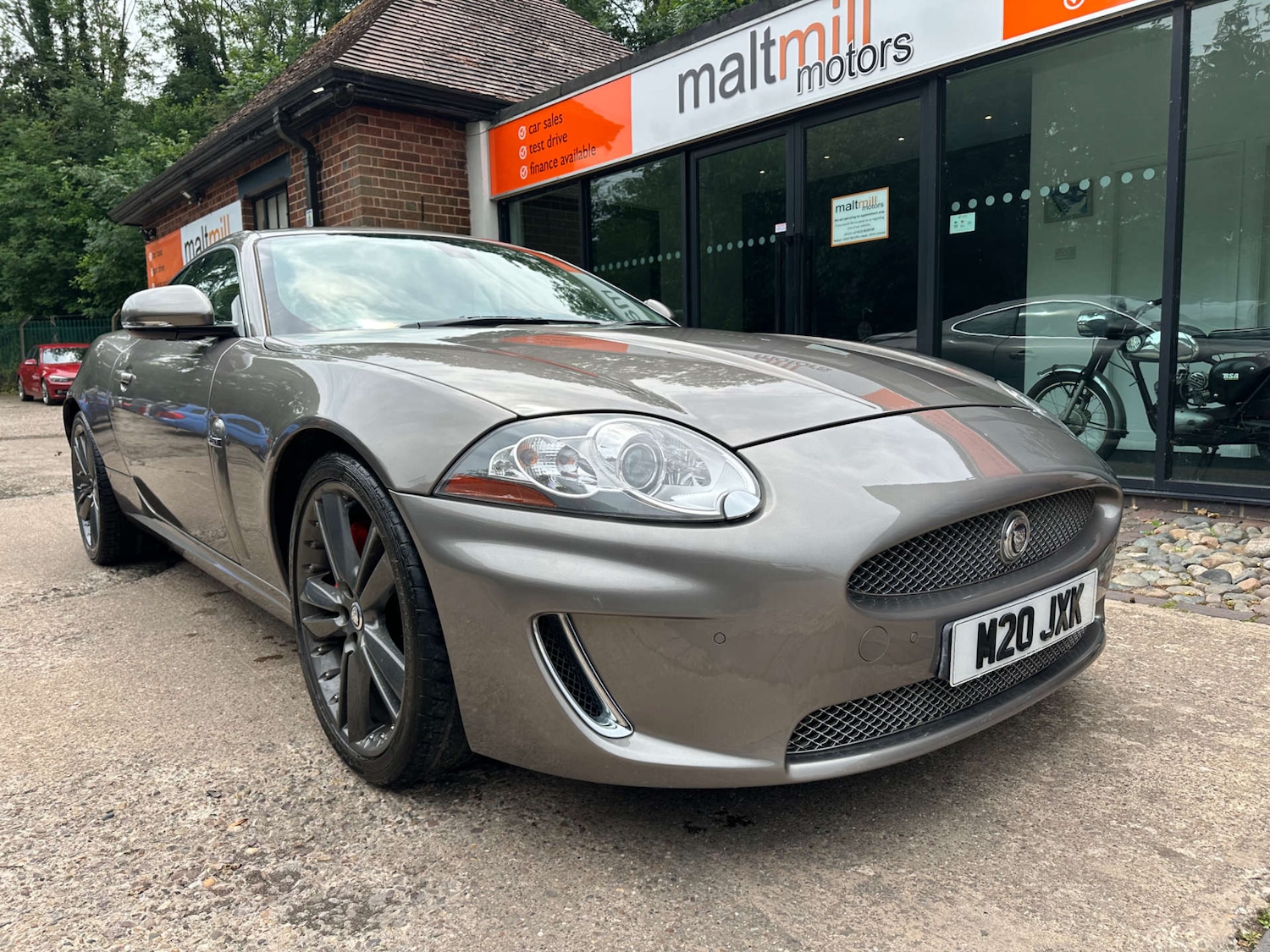 Used Jaguar XK 2010 for sale - 76278368: Photo 6