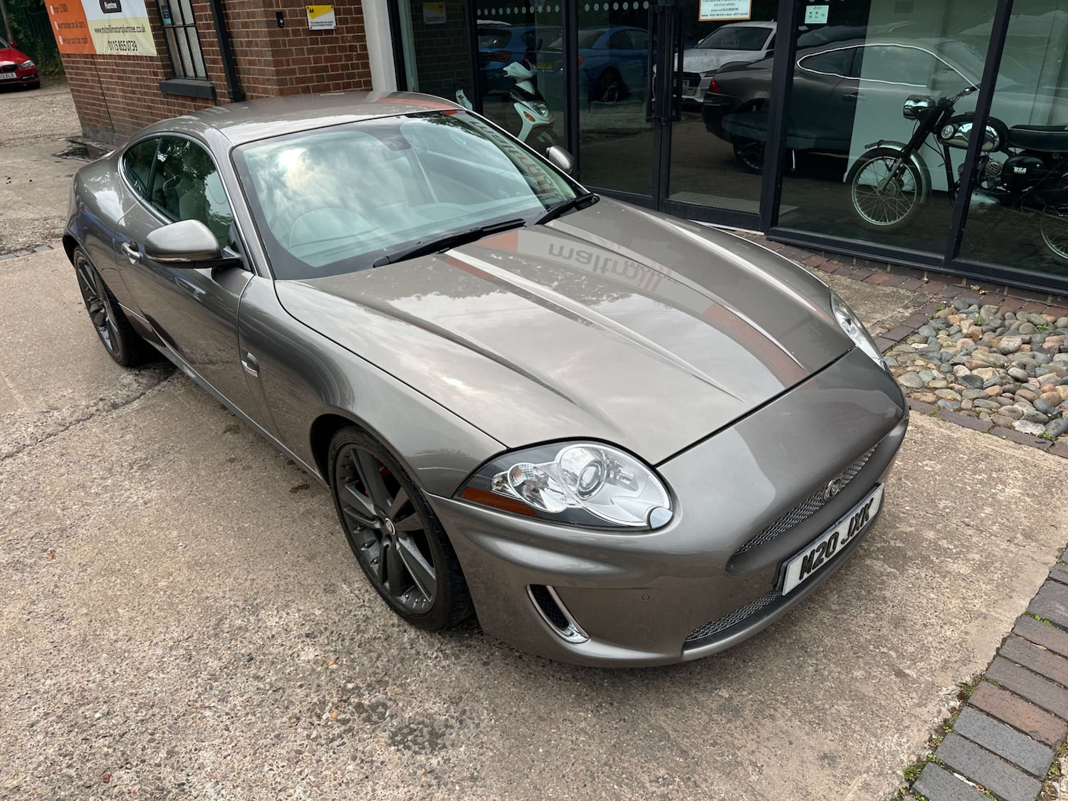 Used Jaguar XK 2010 for sale - 76278368: Photo 7