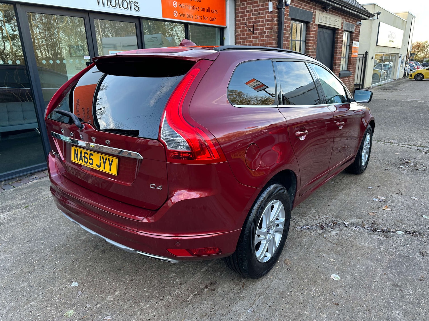 Used Volvo XC60 2015 for sale - 76637977: Photo 10