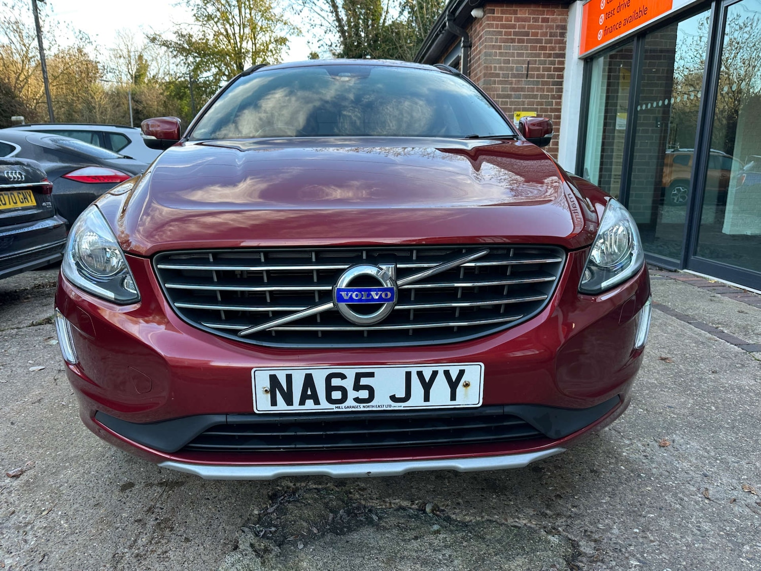 Used Volvo XC60 2015 for sale - 76637977: Photo 2