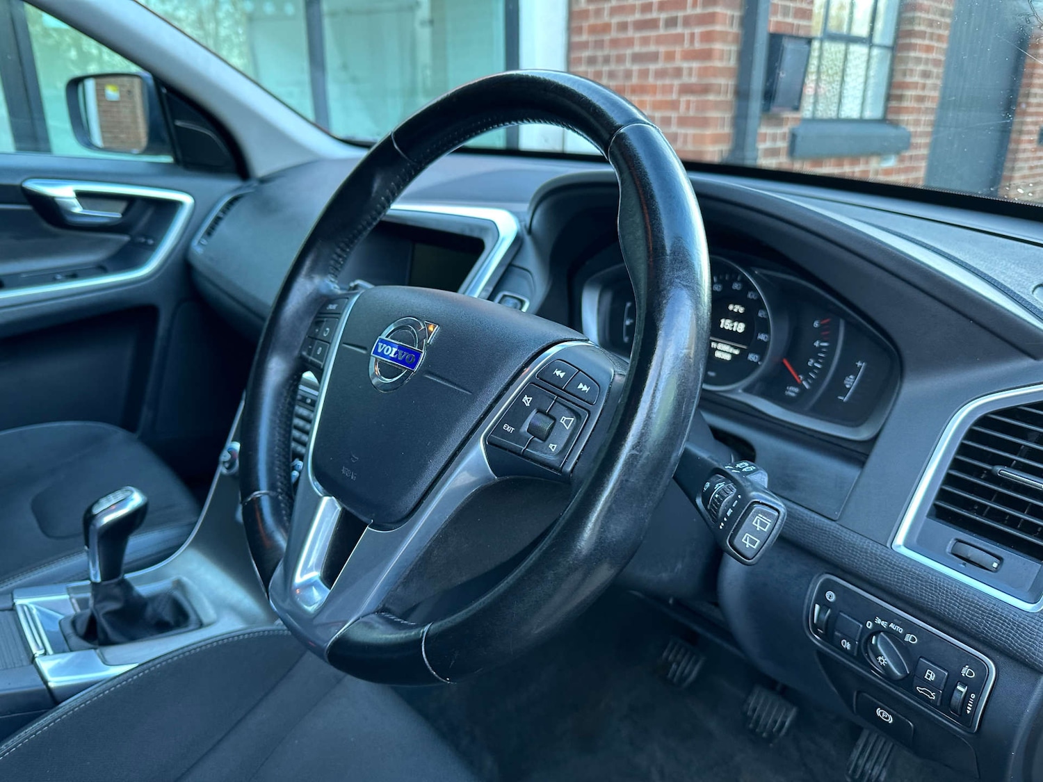 Used Volvo XC60 2015 for sale - 76637977: Photo 23