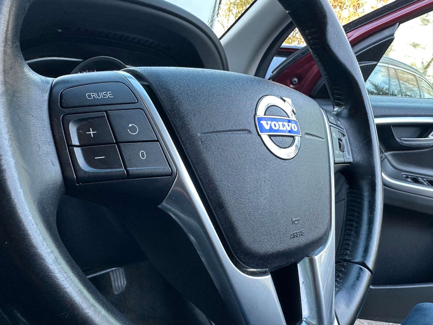 Used Volvo XC60 2015 for sale - 76637977: Photo 32