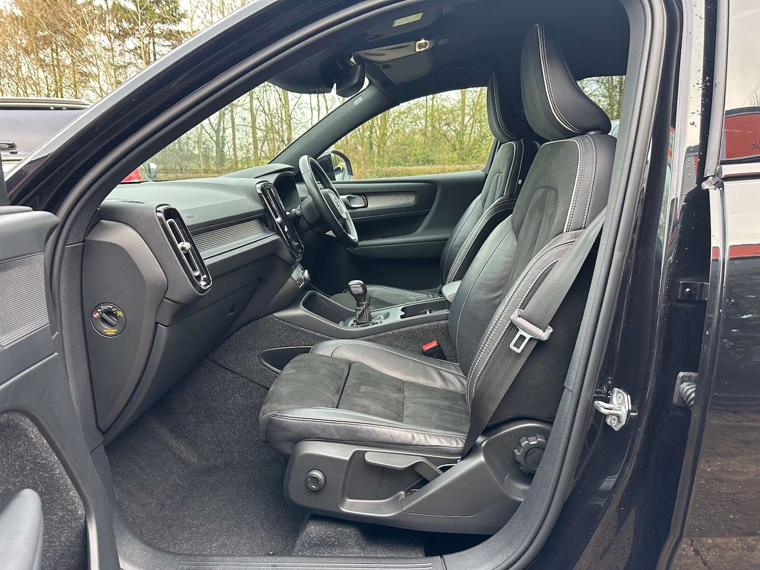 Used Volvo XC40 2021 for sale - 77270756: Photo 2