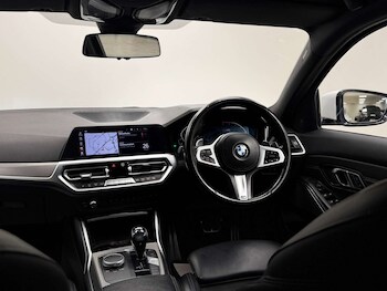 Used BMW 3 Series 2019 for sale - 75698002: Photo