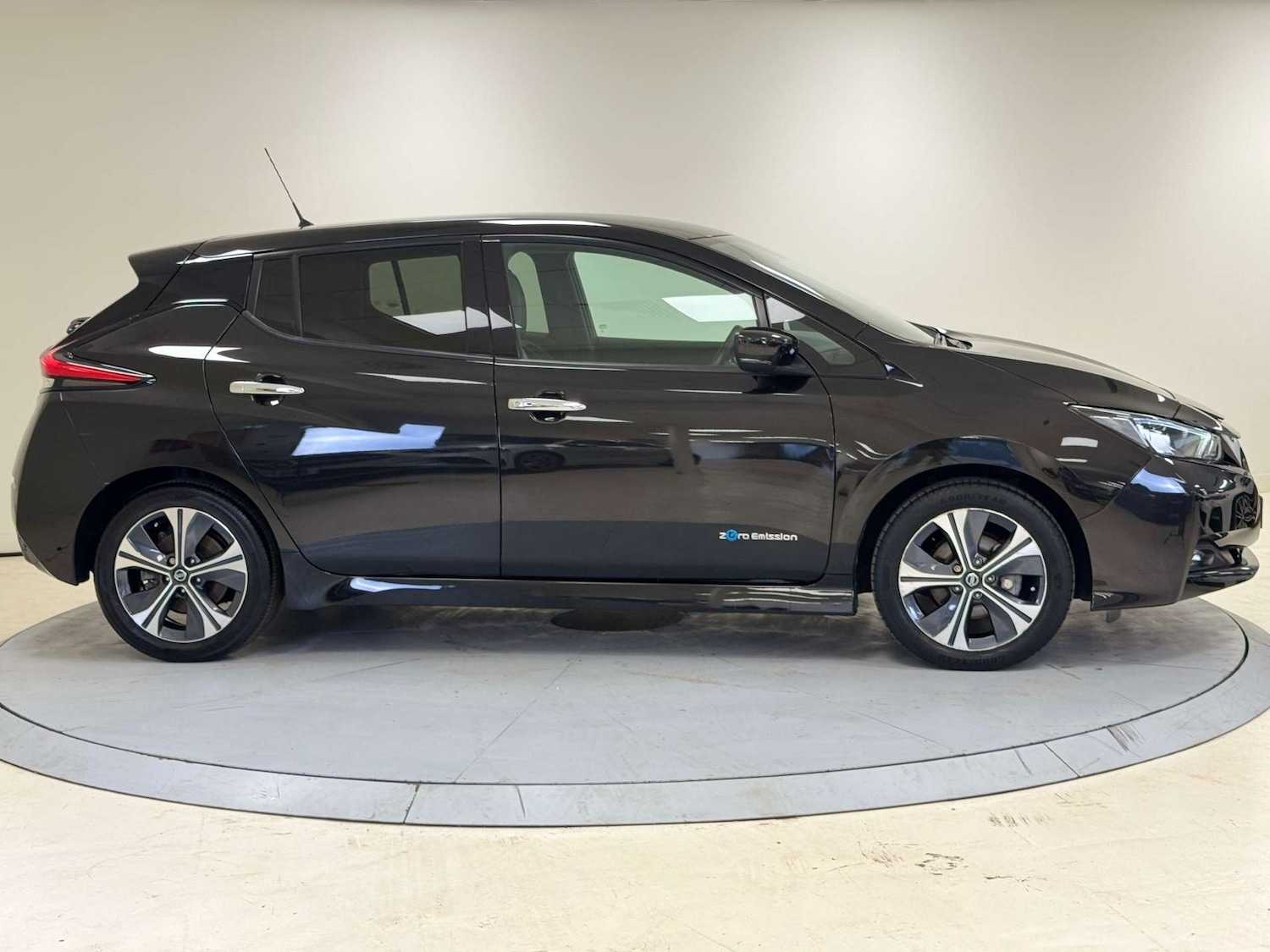 Used Nissan Leaf 2020 for sale - 76451744: Photo 11