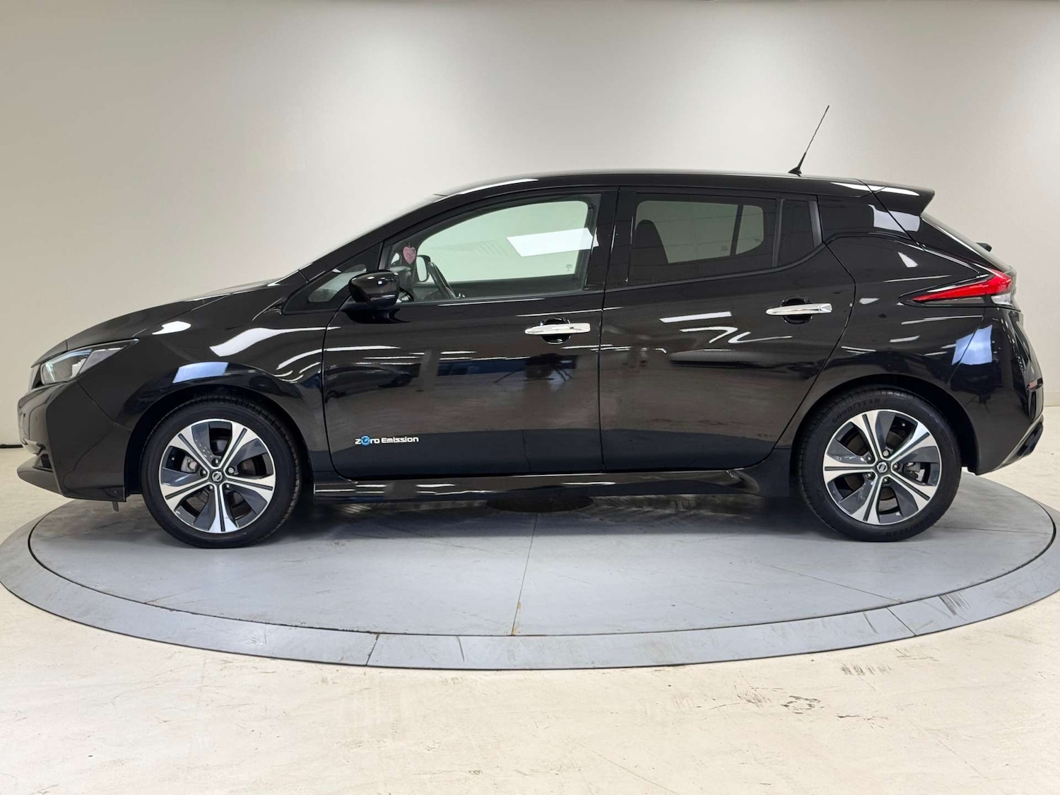 Used Nissan Leaf 2020 for sale - 76451744: Photo 7