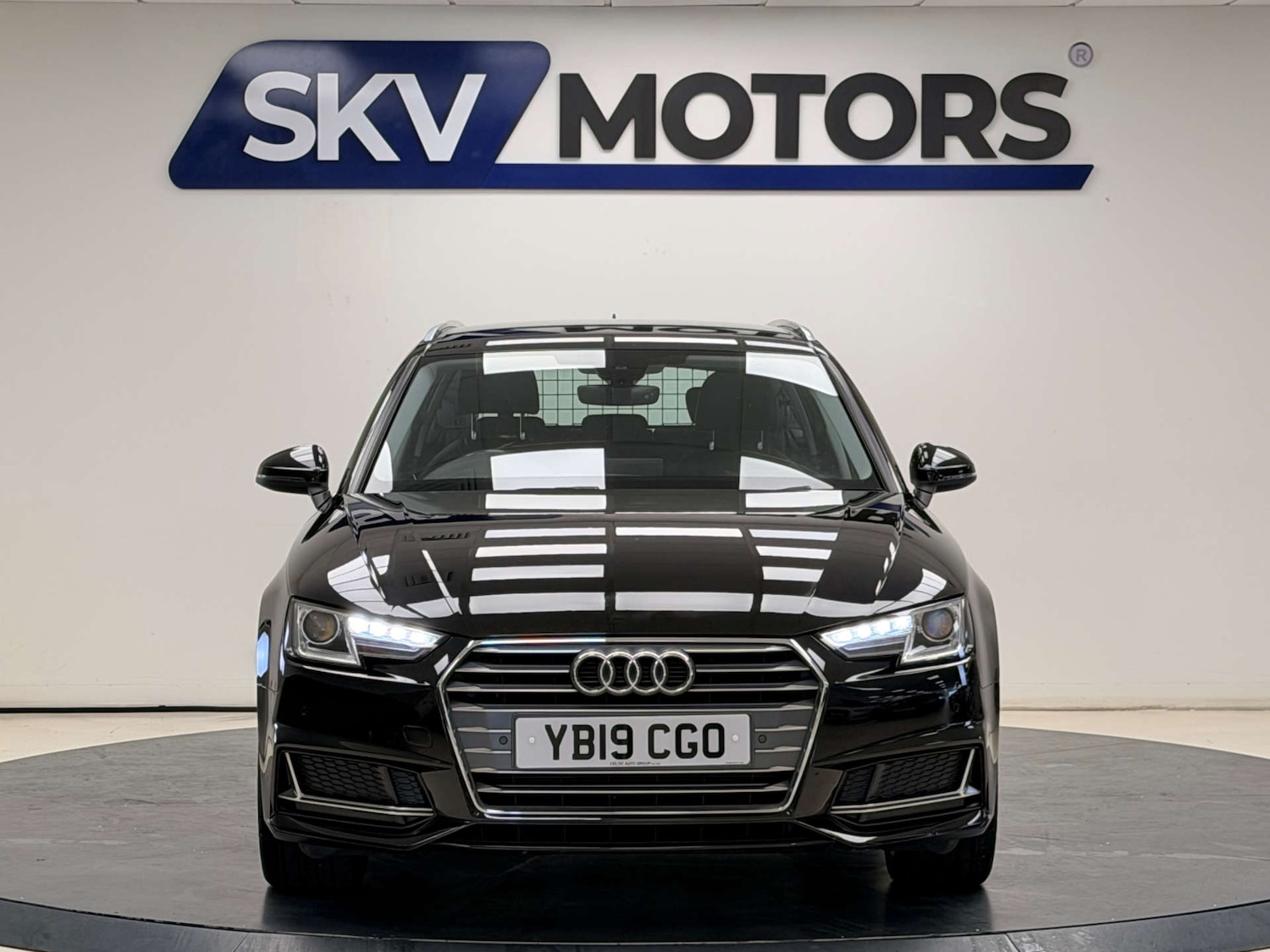 Used Audi A4 2019 for sale - 77984290: Photo 2