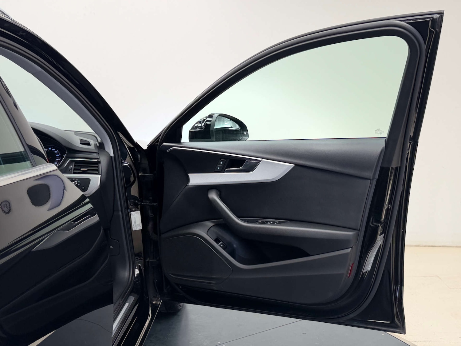 Used Audi A4 2019 for sale - 77984290: Photo 27